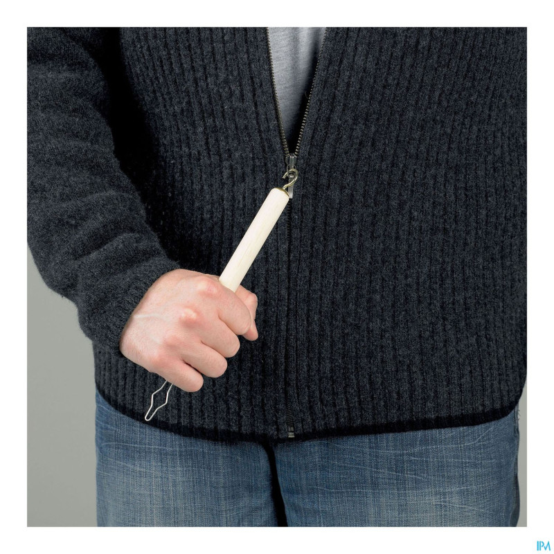 Combinaison enfile-bouton/tire-fermeture eclair