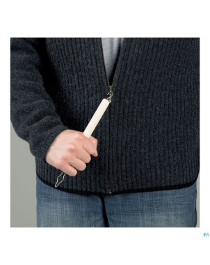 Combinaison enfile-bouton/tire-fermeture eclair