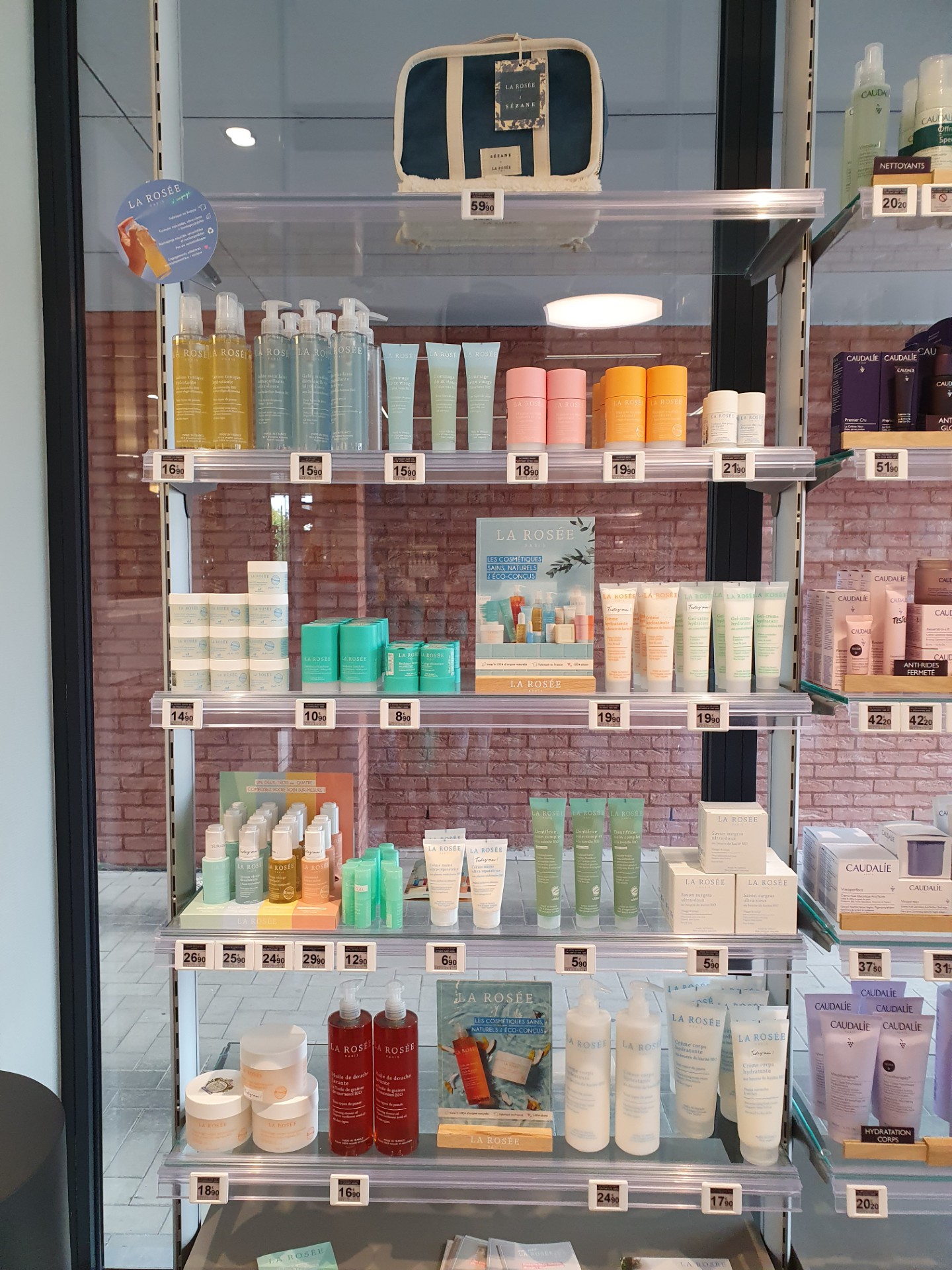 Pharmacie de Péronnes - espace de vente